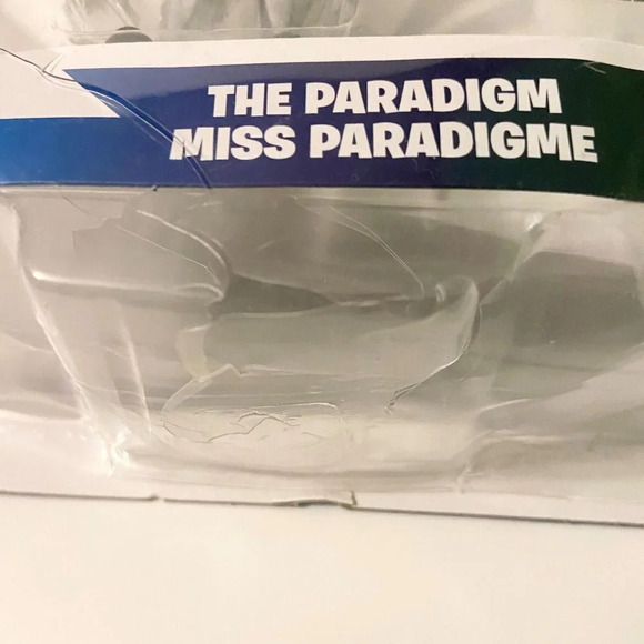 Fortnite The Paradigm Solo Mode Limited Edition 1/5000 Damaged Box - Picture 9 of 13